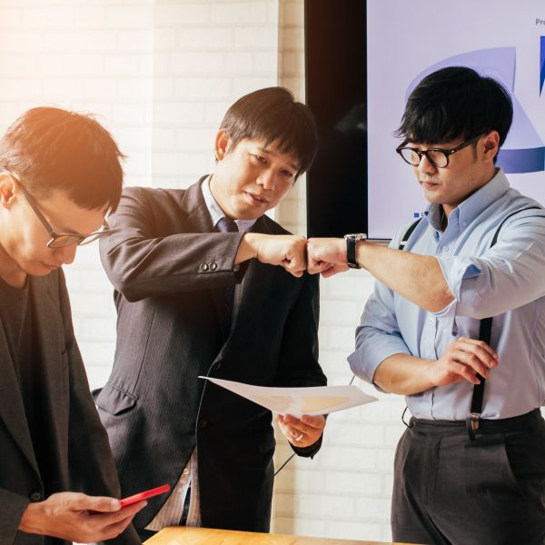 Why Relationships Matter More Than Contracts in Asia